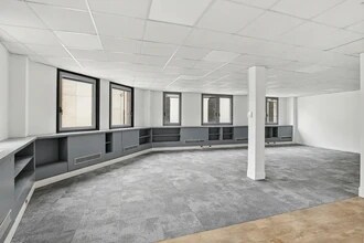 2 Rue De L'Eglise, Neuilly-sur-Seine à louer Photo intérieure– Image 1 sur 5