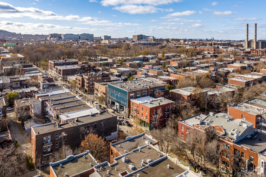 1375 Av Laurier E, Montréal, QC à vendre - Aérien – Image 1 sur 10