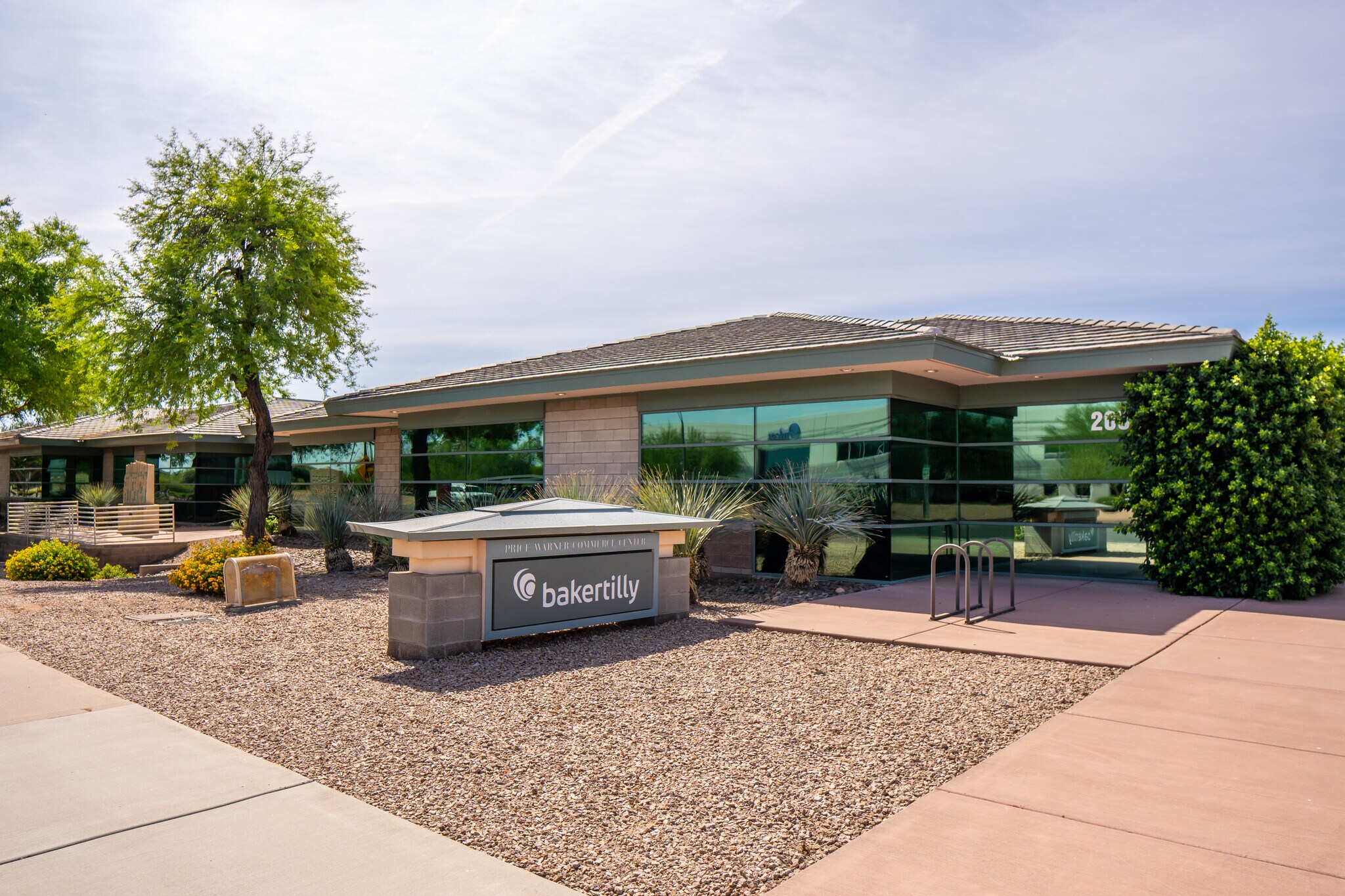 2055 E Warner Rd, Tempe, AZ à louer Photo principale– Image 1 sur 13