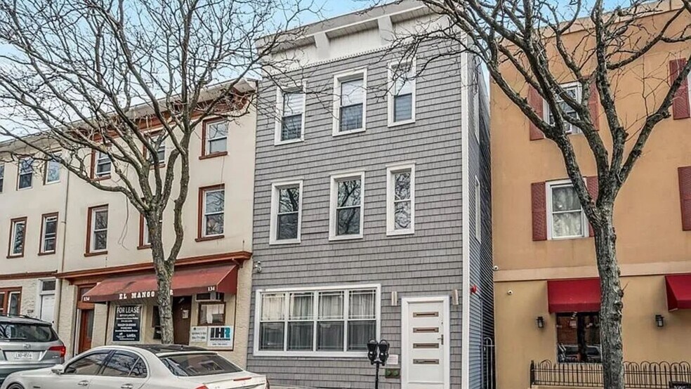 132 Cortlandt St, Tarrytown, NY à vendre - Photo de l’immeuble – Image 3 sur 13