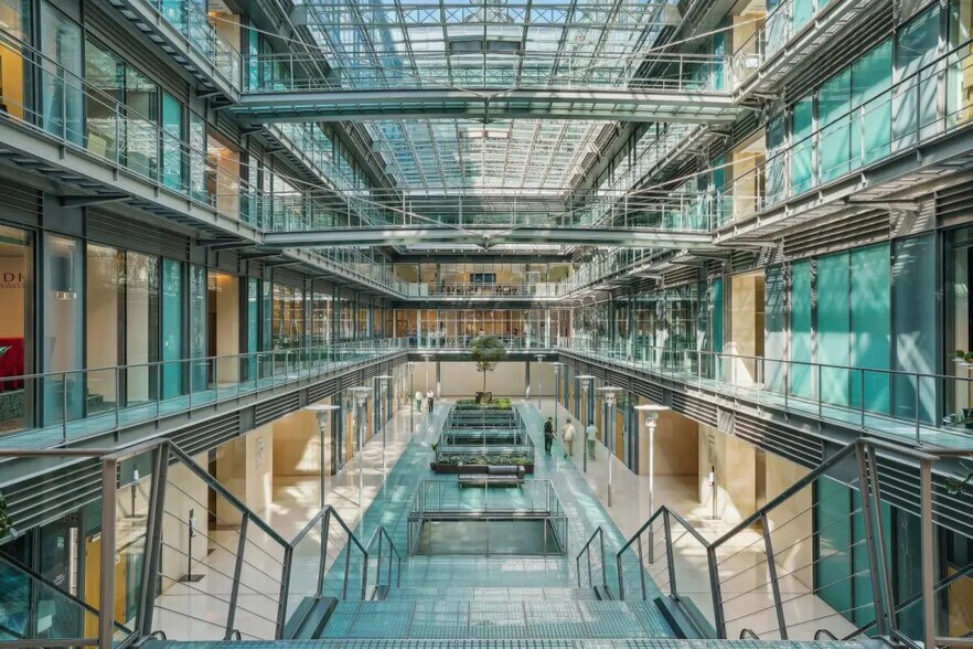 16-18 Rue Du Quatre Septembre, Paris à louer - Photo de l’immeuble – Image 3 sur 14