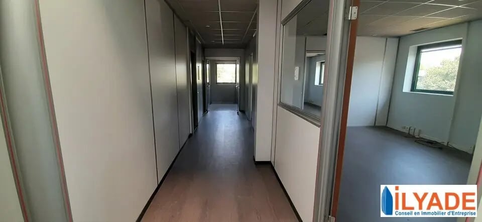 Bureau dans Les Pennes-Mirabeau à vendre - Photo intérieure – Image 3 sur 3