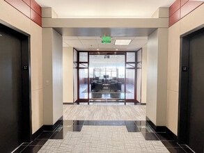 231 S Bemiston Ave, Clayton, MO à louer Photo intérieure– Image 2 sur 11