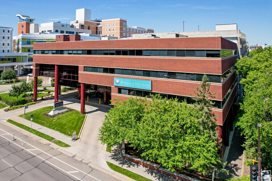 910 E 26th St, Minneapolis, MN à louer - Photo de l’immeuble – Image 3 sur 6