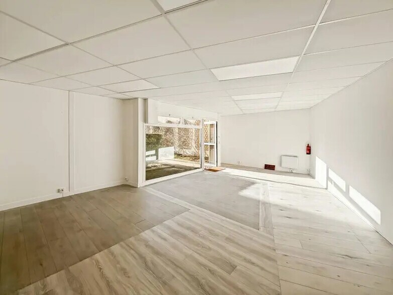 Bureau dans Paris à louer - Photo de l’immeuble – Image 1 sur 5