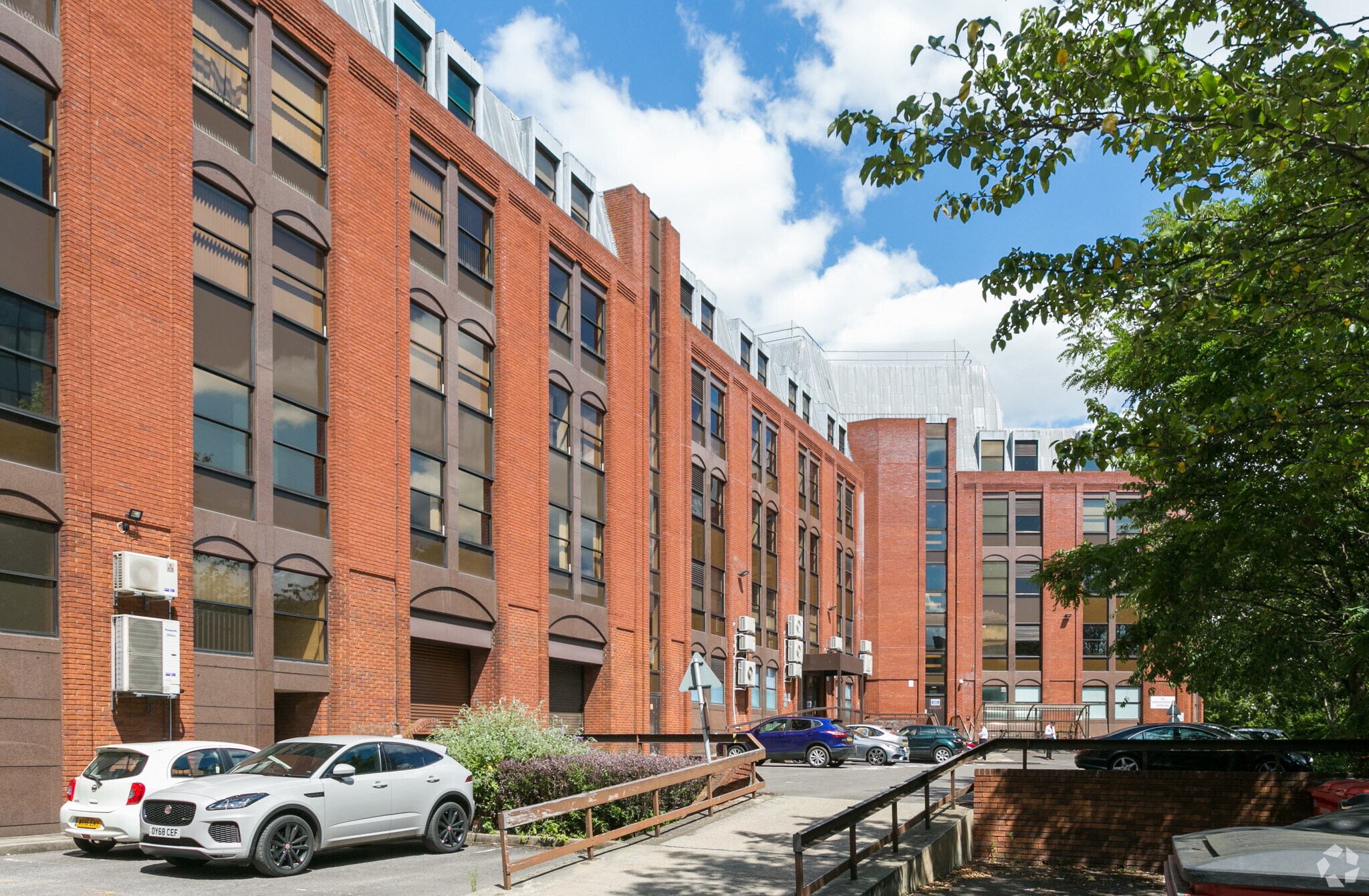 2 Station Rd, Swindon à vendre Photo de l’immeuble– Image 1 sur 11