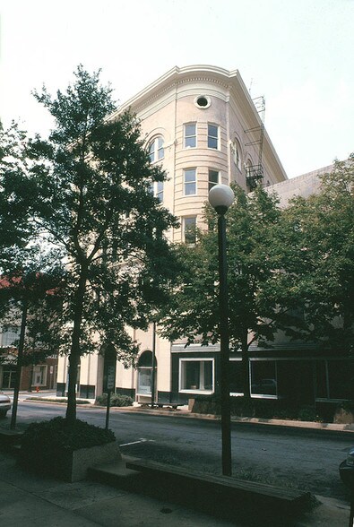 212 W Main St, Durham, NC à louer - Photo de l’immeuble – Image 3 sur 9