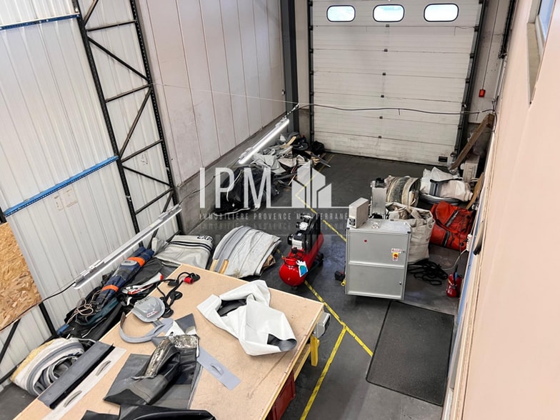 8 Boulevard Pythagore, Vitrolles à louer - Photo de l’immeuble – Image 2 sur 6