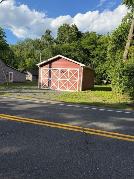 460 Stagecoach Rd, Millstone Township, NJ à vendre - Photo de l’immeuble – Image 3 sur 5
