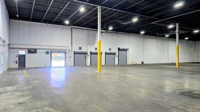 1 Newbold Rd, Fairless Hills, PA à louer Photo intérieure– Image 2 sur 6