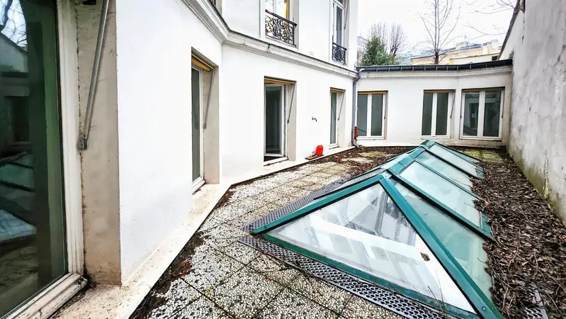 Bureau dans Paris à louer - Photo de l’immeuble – Image 2 sur 9