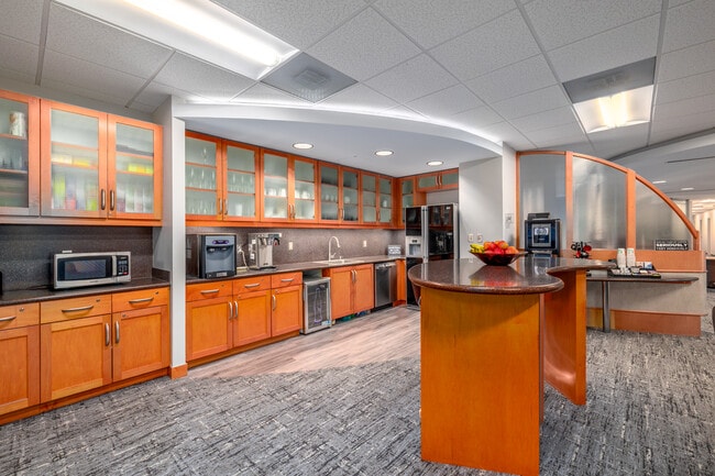Plus de détails pour 6135 Park South Dr, Charlotte, NC - Coworking à louer