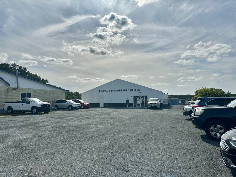 36674 Dupont Blvd, Selbyville, DE à vendre - Photo de l’immeuble – Image 2 sur 16