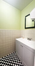 36-12 34th Ave, Long Island City, NY à louer Photo intérieure– Image 2 sur 12
