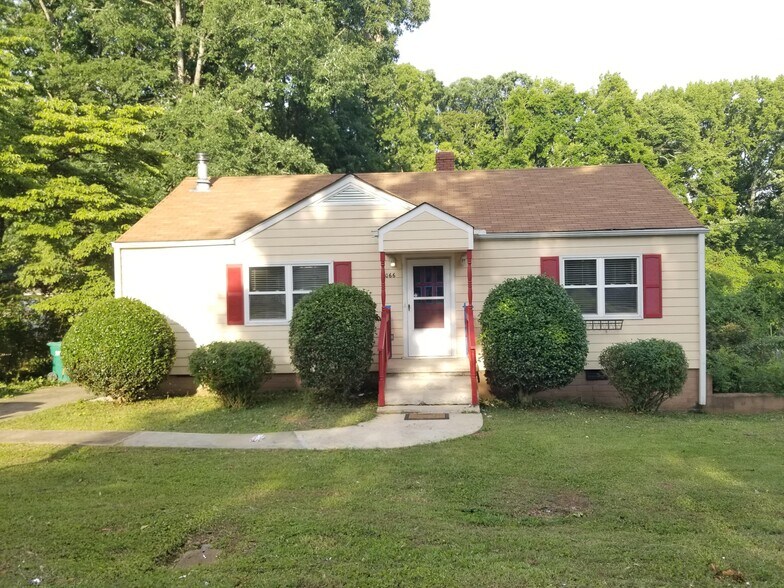 1789 Taylor Ave, East Point, GA à vendre - Photo de l’immeuble – Image 2 sur 9
