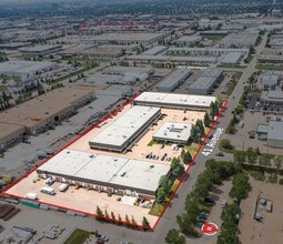 9523-9539 41st Ave, Edmonton, AB à louer Photo de l’immeuble– Image 2 sur 9