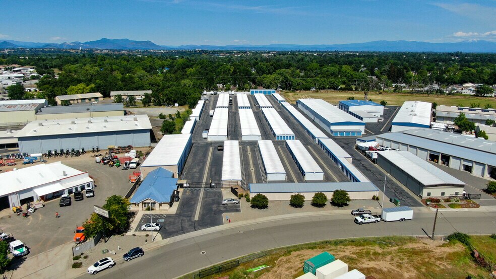 2410 Progress Rd, Redding, CA à vendre - Photo de l’immeuble – Image 2 sur 14