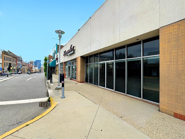 9430-9446 Joseph Campau St, Hamtramck, MI à louer - Photo de l’immeuble – Image 1 sur 4
