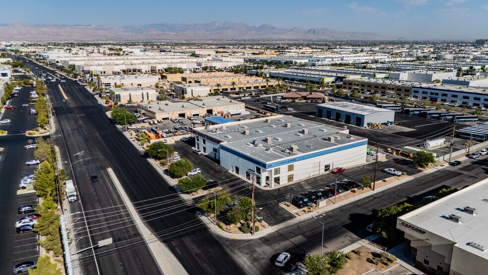 3430 W Sunset Rd, Las Vegas, NV à vendre - Photo de l’immeuble – Image 3 sur 10