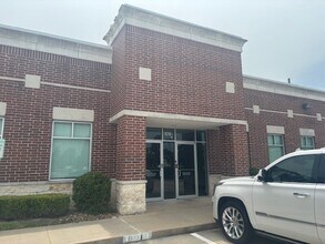 6401 Cypresswood Dr, Spring, TX à louer Photo de l’immeuble– Image 1 sur 15