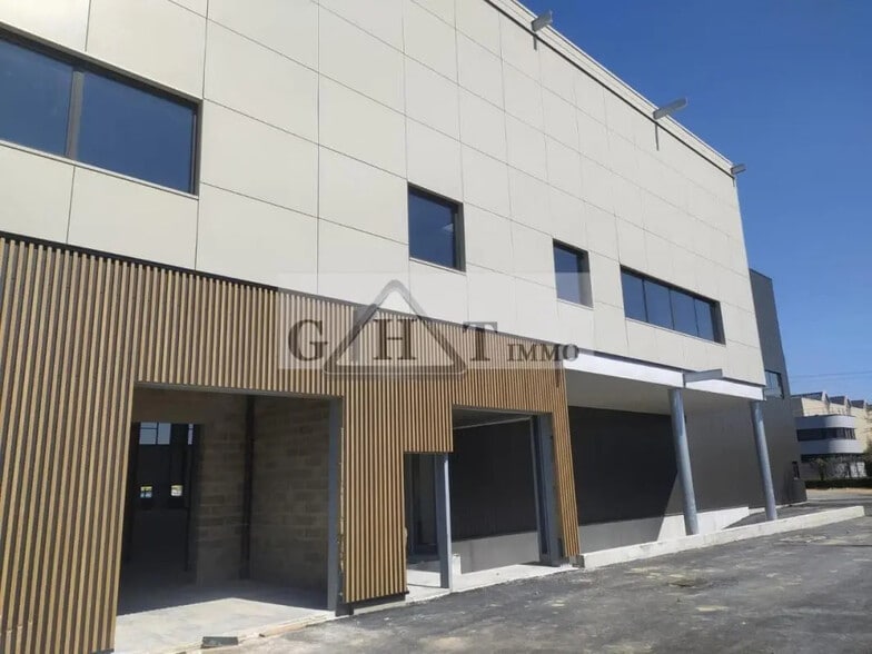 Bureau dans Torcy à louer - Photo de l’immeuble – Image 3 sur 8