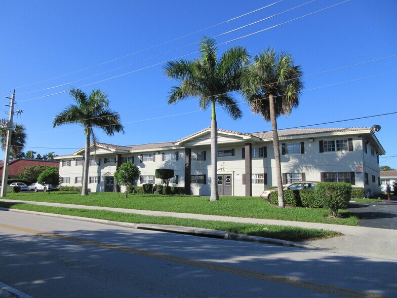 4280 Woodside Dr, Coral Springs, FL à vendre - Photo de l’immeuble – Image 2 sur 13