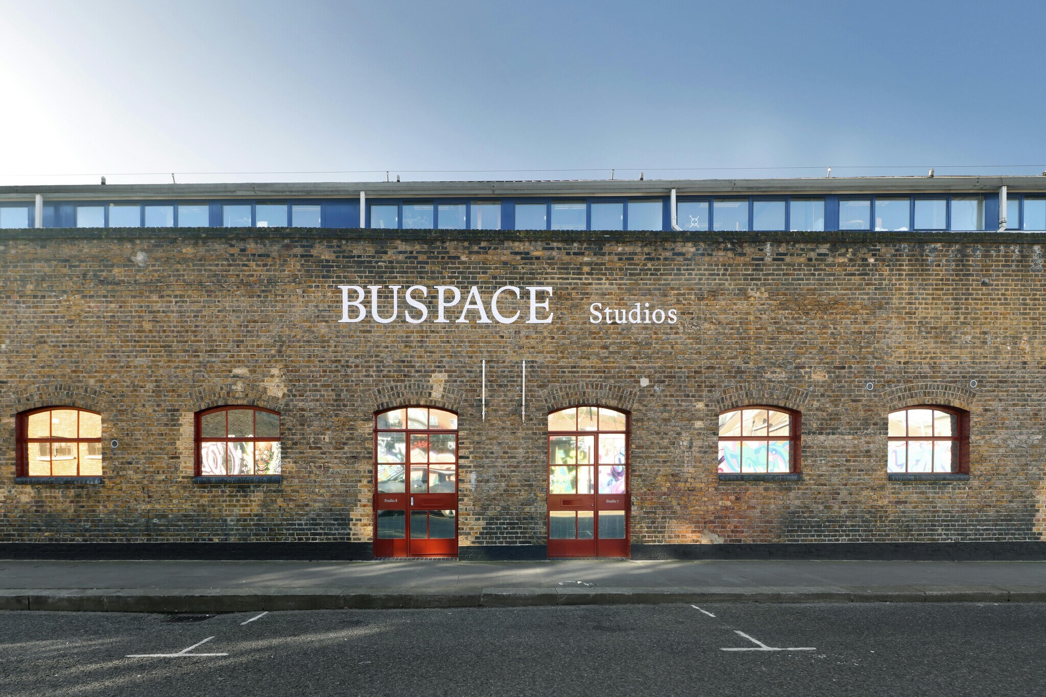 5 Conlan St, Londres à louer Photo de l’immeuble– Image 1 sur 17