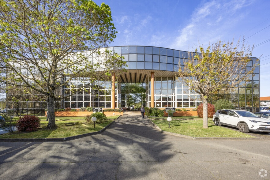 1149 Rue La Pyrénéenne, Labège à louer - Photo de l’immeuble – Image 2 sur 21