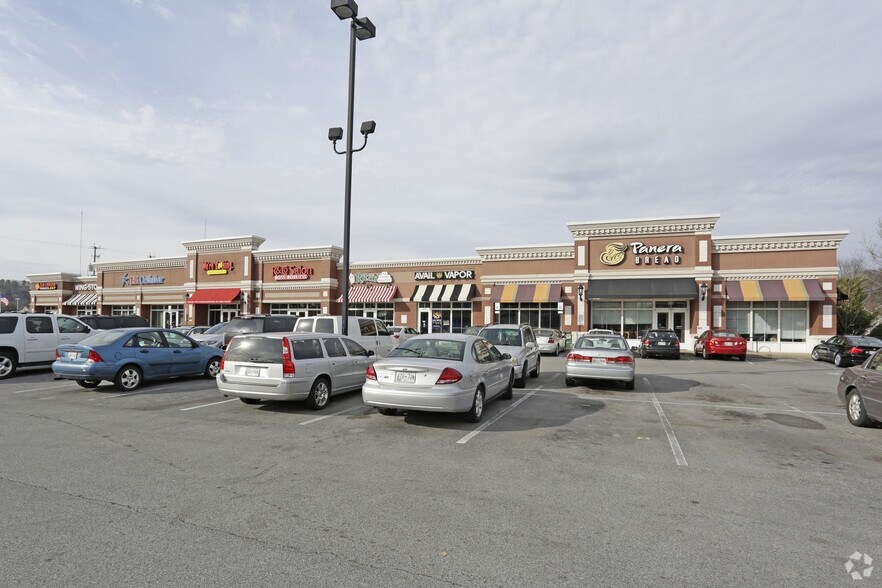 4861-4893 N Broadway St, Knoxville, TN à louer - Photo de l’immeuble – Image 3 sur 7