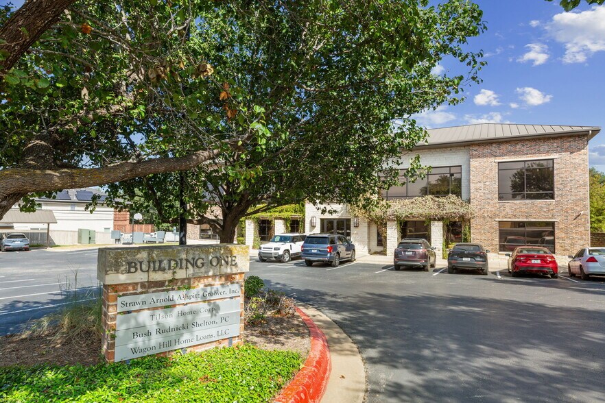 2508 Ashley Worth Blvd, Austin, TX à vendre - Photo de l’immeuble – Image 2 sur 14