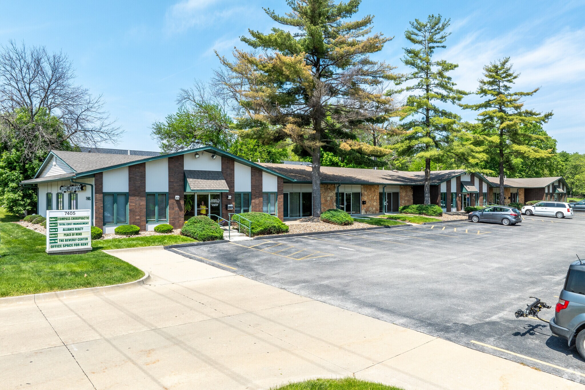 7405 University Ave, Des Moines, IA à louer Photo de l’immeuble– Image 1 sur 20