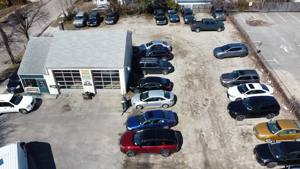 47 Sammis Ave, Babylon, NY à vendre - Photo principale – Image 1 sur 10