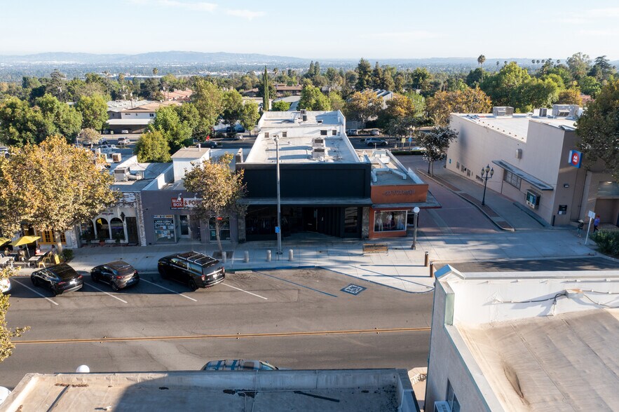 82 W Sierra Madre Blvd, Sierra Madre, CA à vendre - Photo de l’immeuble – Image 3 sur 29