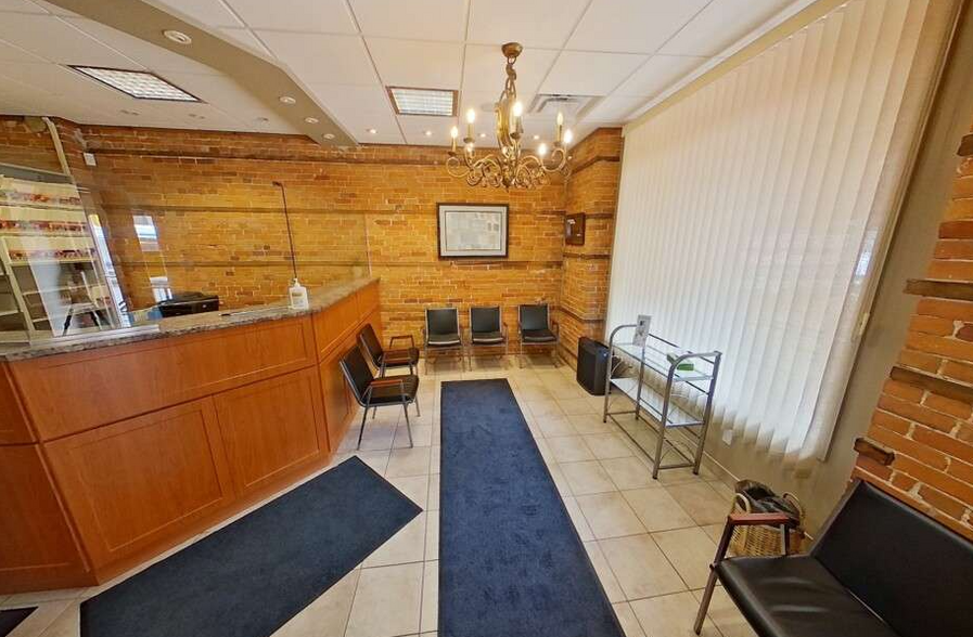 163 Brock St, Kingston, ON à vendre - Photo intérieure – Image 2 sur 8