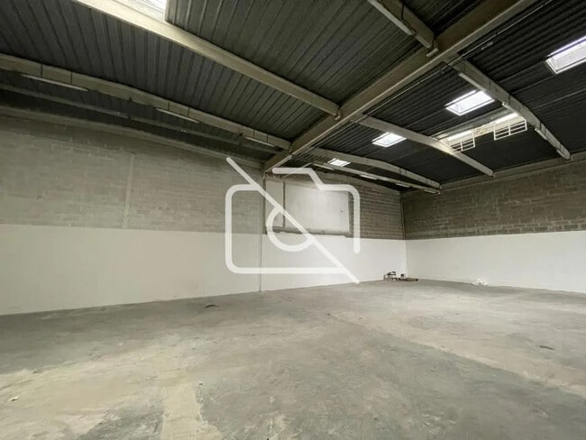 Plus de détails pour Bureau, Local d'activités à louer