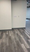15720 Ventura Blvd, Encino, CA à louer - Vidéo sur l’annonce professionnelle 