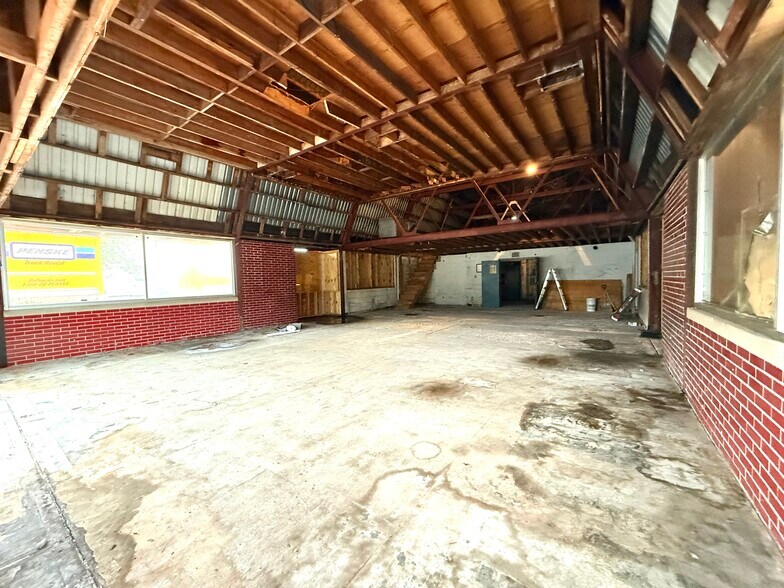 905 W Trenton Ave, Morrisville, PA à louer - Photo de l’immeuble – Image 2 sur 25