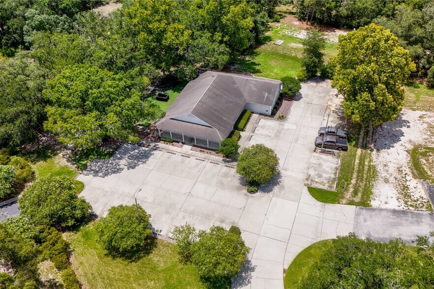 3628 N Lecanto Hwy, Beverly Hills, FL à vendre - Photo de l’immeuble – Image 2 sur 37