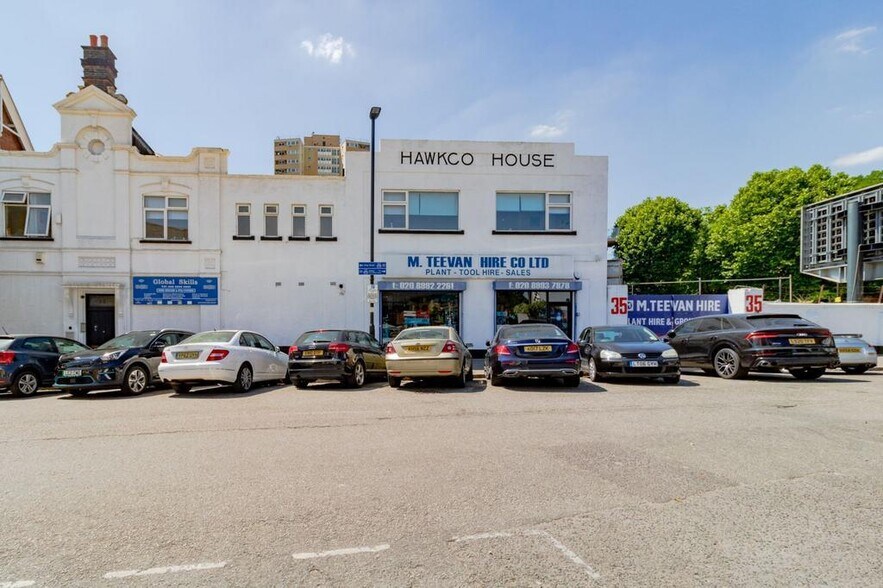 35 Horn Ln, Londres à vendre - Photo de l’immeuble – Image 2 sur 18