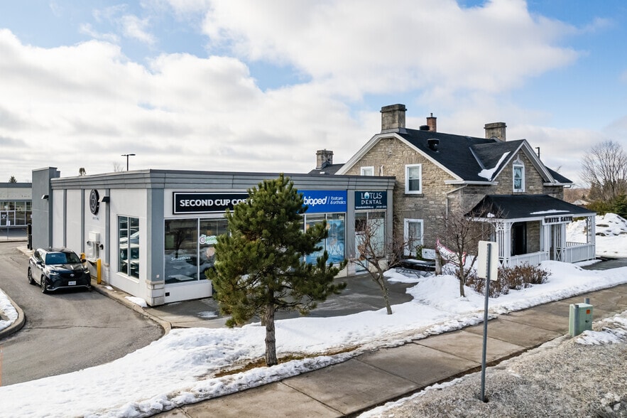 486 Hazeldean Rd, Ottawa, ON à vendre - Photo de l’immeuble – Image 2 sur 26