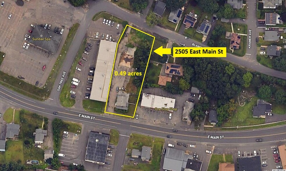 2505 E Main St, Waterbury, CT à louer - Photo de l’immeuble – Image 1 sur 2