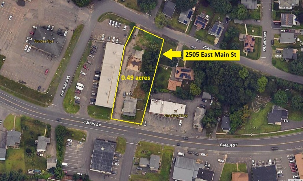 2505 E Main St, Waterbury, CT à louer Photo de l’immeuble– Image 1 sur 3