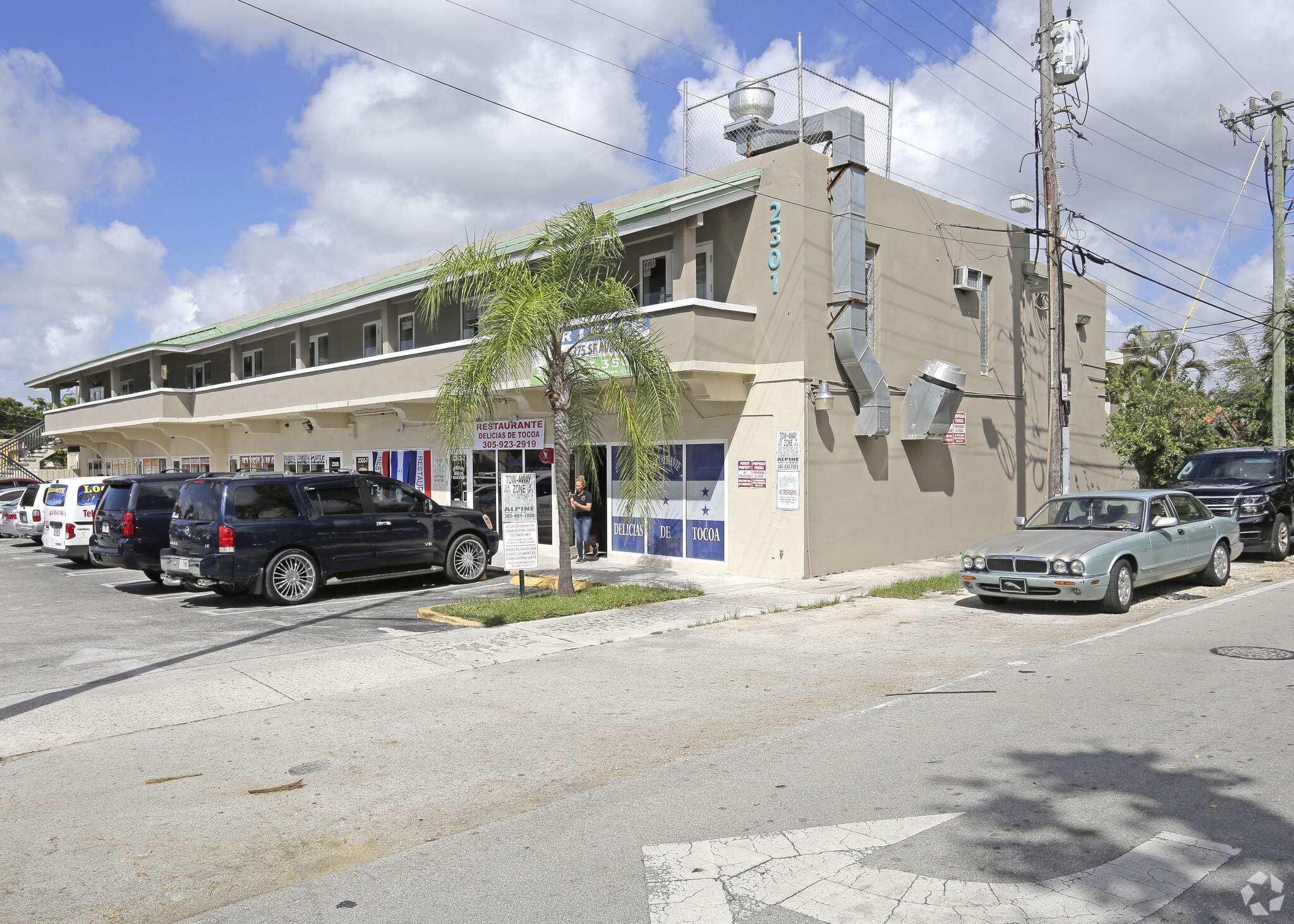 2301-2319 NW 7th St, Miami, FL à louer Photo principale– Image 1 sur 8
