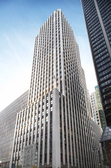 220 E 42nd St, New York, NY à louer - Photo de l’immeuble – Image 2 sur 4