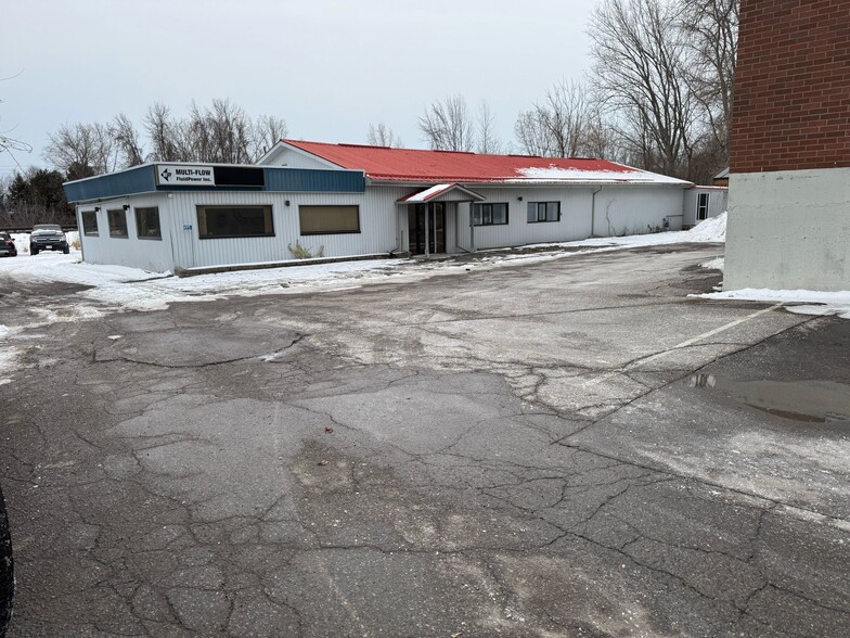 495 Dundas St W, Belleville, ON à louer - Photo de l’immeuble – Image 2 sur 16