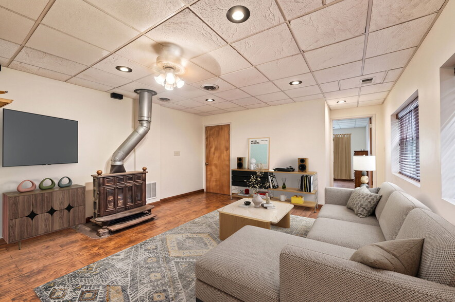 7548 W Belmont Ave, Chicago, IL à vendre - Photo intérieure – Image 3 sur 18
