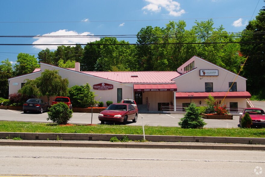 9066 Perry Hwy, Pittsburgh, PA à louer - Photo de l’immeuble – Image 2 sur 10
