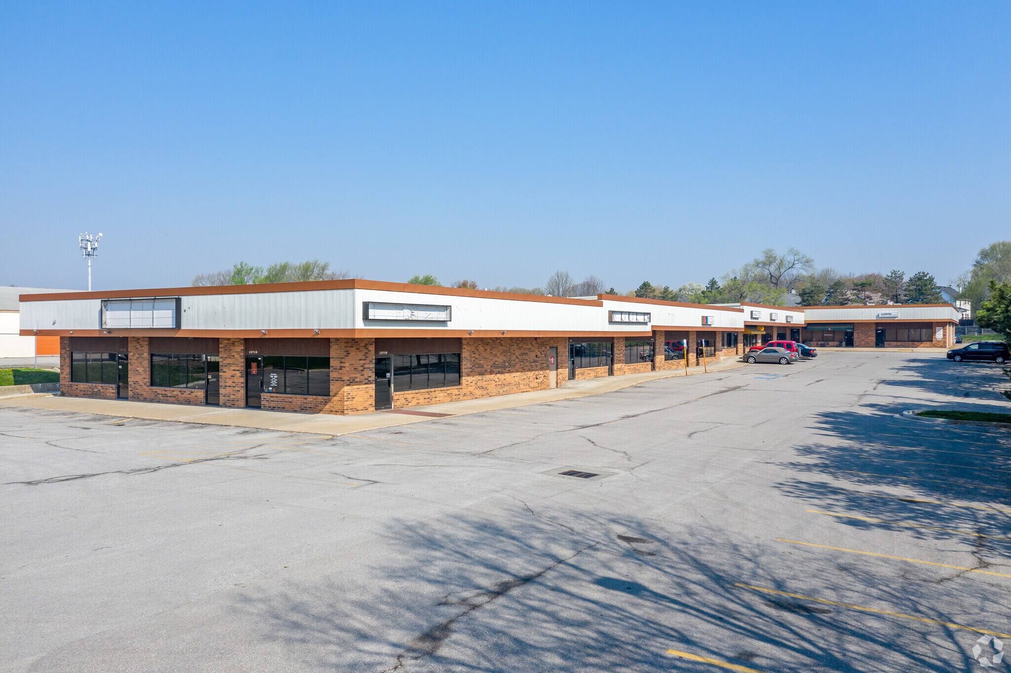 12674-12710 Shawnee Mission Pky, Shawnee, KS à louer Photo de l’immeuble– Image 1 sur 15
