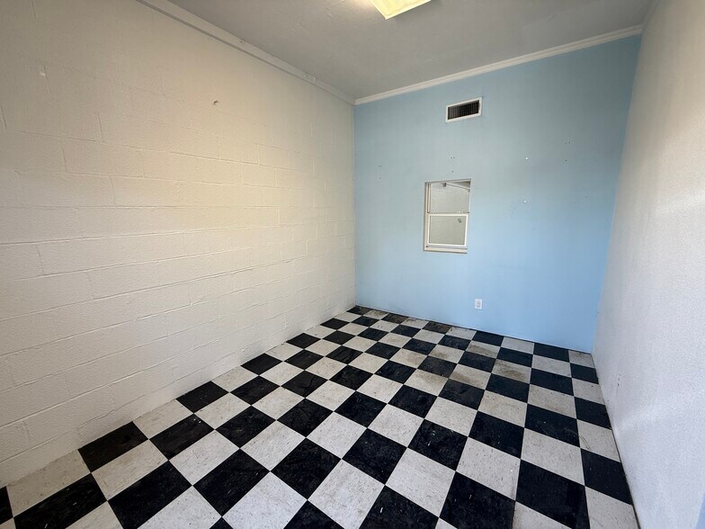 713 Acme St, Denton, TX à louer - Photo de l’immeuble – Image 2 sur 3