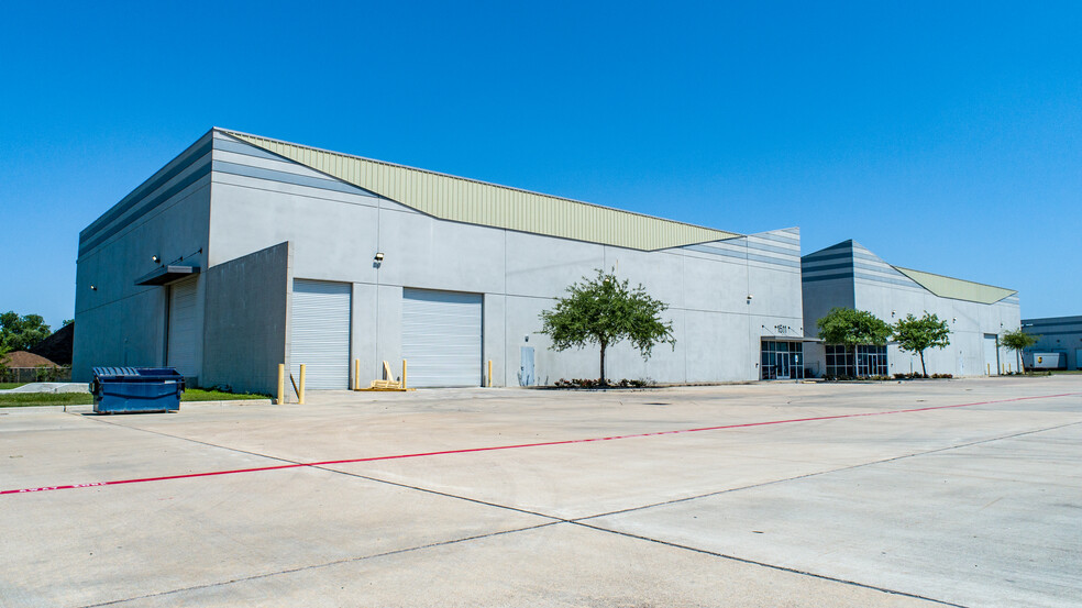 1511 Industrial Dr, Missouri City, TX à louer - Photo de l’immeuble – Image 1 sur 9